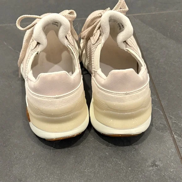 New Balance Women's Beige and White Sneakers 1440 - Picture 4 of 8